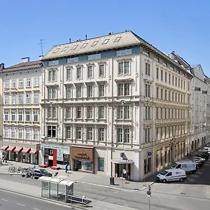 **** Hotel Living An Der Oper Österreich